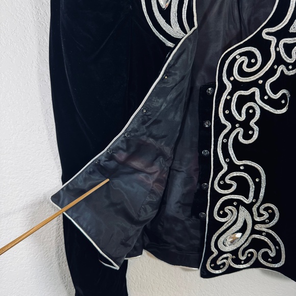 Vintage Farinae Collections Velvet Embroidered & Rhinestone Evening Jacket - Picture 9 of 13